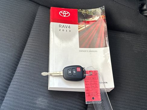 Used 2013 Toyota RAV4 XLE AWD/4WD image 10