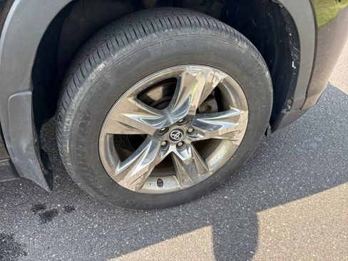 Used 2018 Toyota Highlander Limited Platinum AWD/4WD image 7