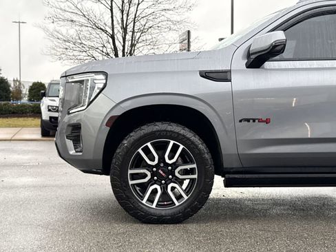 Used 2021 GMC Yukon AT4 w/ AT4 Premium Package image 9
