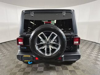 Used 2024 Jeep Wrangler Unlimited w/ Convenience Group AWD/4WD video 4