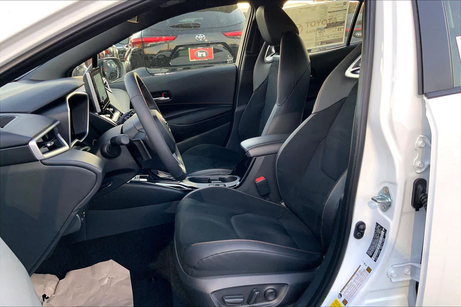 Used 2026 Toyota Corolla SE FWD image 9