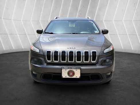 Used 2015 Jeep Cherokee Latitude w/ Cold Weather Group FWD image 2