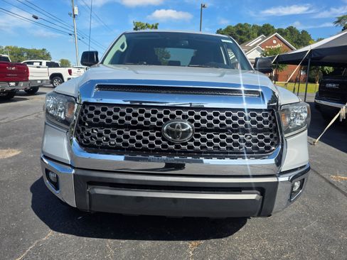 Used 2019 Toyota Tundra SR5 w/ SR5 Upgrade Package RWD image 2