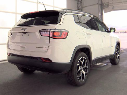 Used 2025 Jeep Compass Limited AWD/4WD image 5