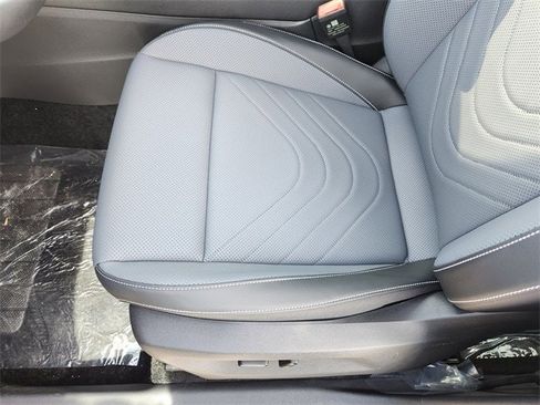 New 2026 Volkswagen Tiguan SE image 22