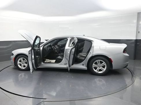 Used 2020 Dodge Charger SXT w/ Leather Interior Group RWD image 42