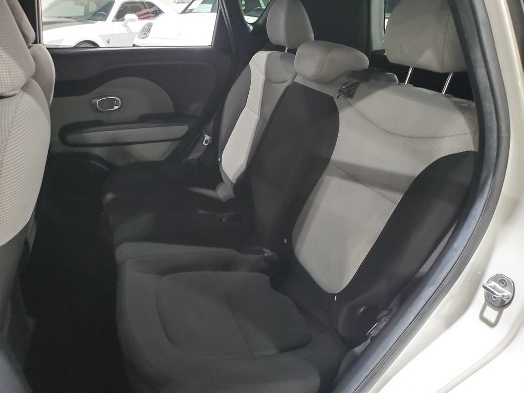 Used 2016 Kia Soul FWD image 21