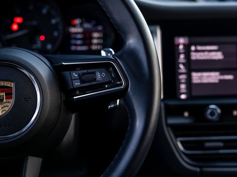 Certified 2024 Porsche Macan w/ Premium Plus Package AWD/4WD image 45