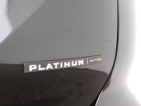 Used 2025 Mitsubishi Outlander AWD image 23