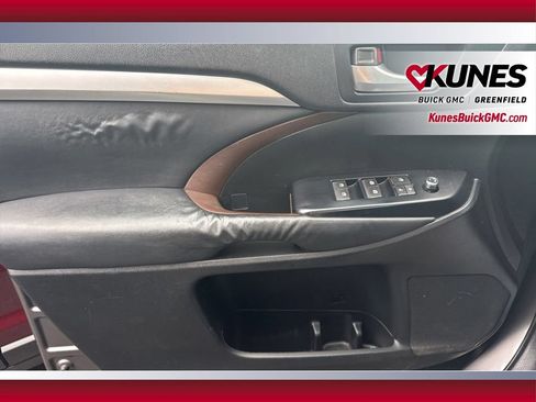 Used 2014 Toyota Highlander XLE AWD/4WD image 23