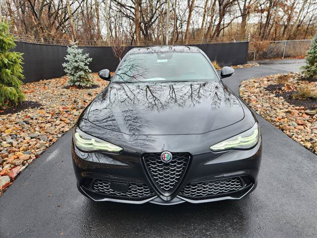 Used 2024 Alfa Romeo Giulia Veloce AWD/4WD image 8