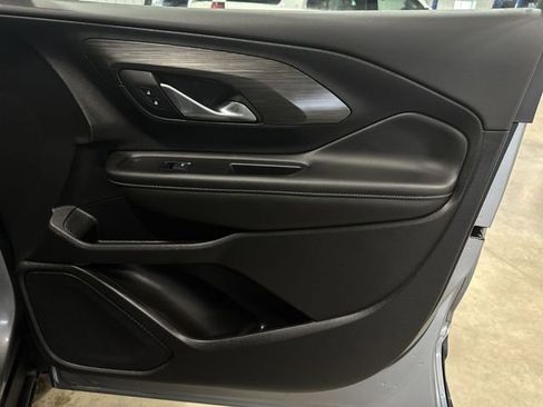 Used 2024 GMC Terrain SLE w/ Driver Convenience Package image 24