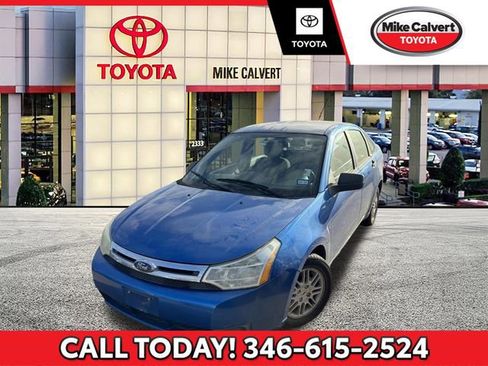 Used 2010 Ford Focus SE image 1