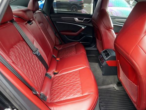 Used 2021 Audi S6 Prestige w/ Prestige Package image 32