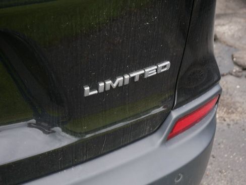 Used 2020 Jeep Cherokee Limited AWD/4WD image 8