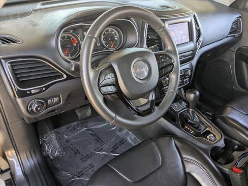 Used 2020 Jeep Cherokee Latitude Plus image 10