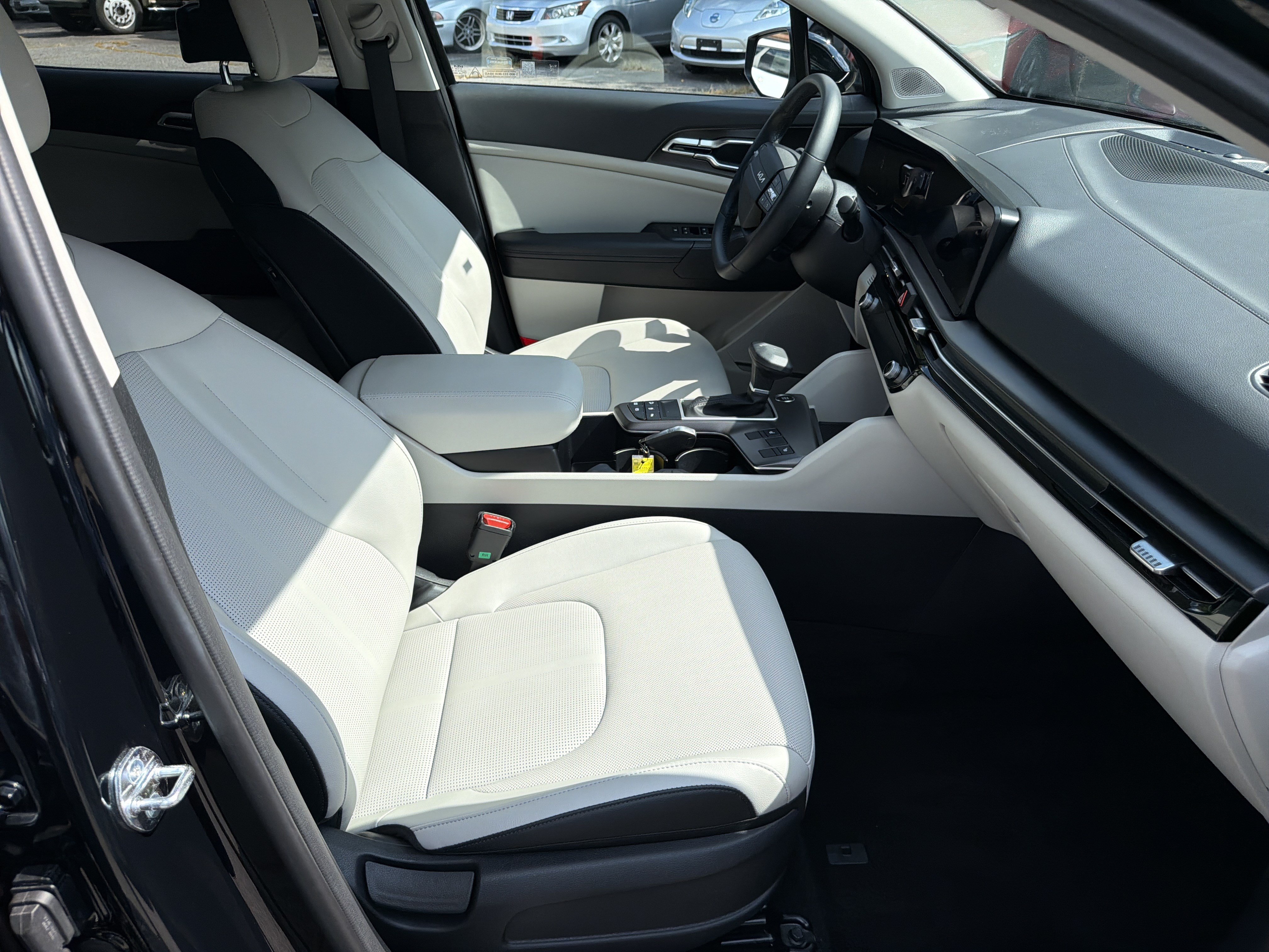 Certified 2026 Kia Sportage EX w/ EX Panorama Roof Package FWD image 13