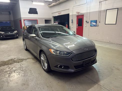 Used 2014 Ford Fusion SE w/ Equipment Group 202A FWD image 1