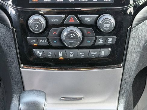 Used 2019 Jeep Grand Cherokee Altitude RWD image 19