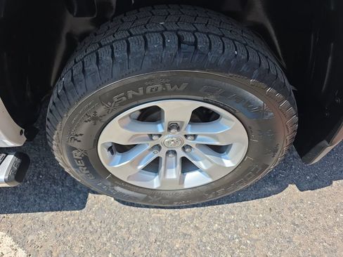 Used 2019 RAM 1500 Laramie AWD/4WD image 42