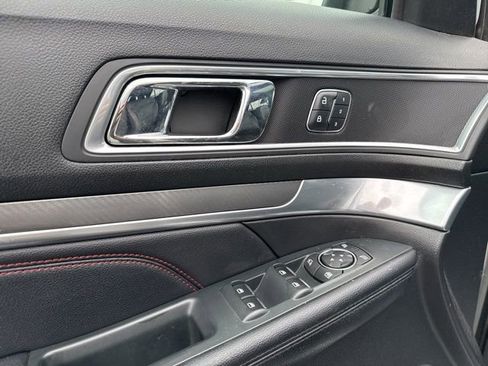 Used 2018 Ford Explorer Sport image 30