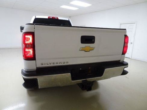 Used 2019 Chevrolet Silverado 2500 W/T AWD/4WD image 11