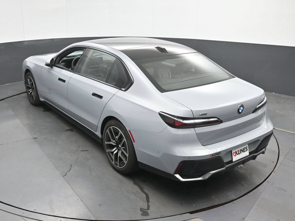 Used 2026 BMW 740i xDrive AWD/4WD image 36