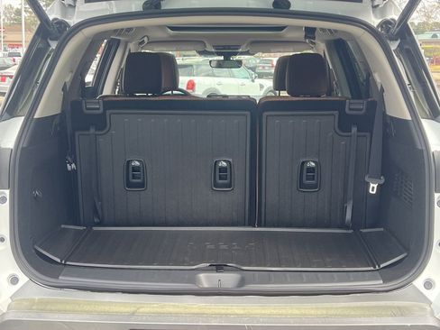 New 2026 Nissan Pathfinder Platinum FWD image 23