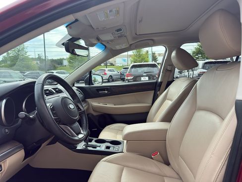 Used 2018 Subaru Outback 2.5i Limited AWD/4WD image 9