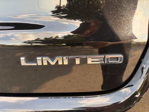 Used 2018 Jeep Compass Limited AWD/4WD image 25