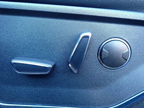 Certified 2022 Ford F150 Lariat w/ Equipment Group 502A High image 19