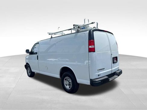 Used 2020 Chevrolet Express 3500 w/ Driver Convenience Package RWD image 7