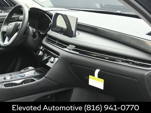 Certified 2026 INFINITI QX60 Luxe w/ Cargo Package AWD/4WD image 6