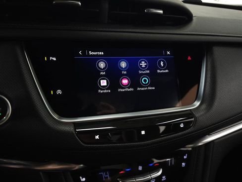 Used 2021 Cadillac XT5 Premium Luxury image 28