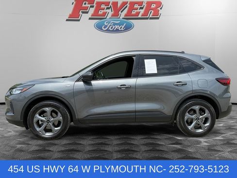 Used 2025 Ford Escape ST-Line AWD/4WD image 2