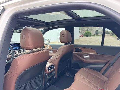 Used 2025 Mercedes-Benz GLE 350 4MATIC w/ Winter Package image 11