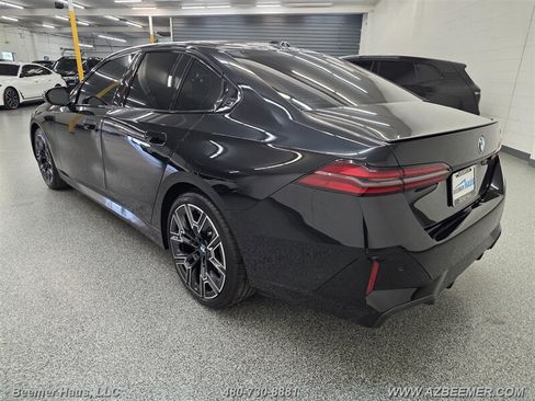 Used 2026 BMW 530i w/ M Sport Package RWD image 5