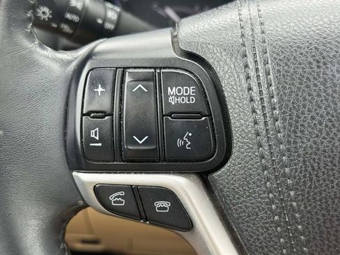 Used 2016 Toyota Highlander Limited w/ Protection Package #3 AWD/4WD image 27