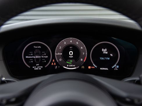 Certified 2025 Porsche 911 Carrera 4 GTS AWD/4WD image 13