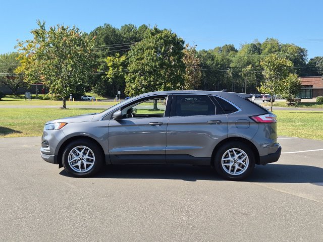 Used 2024 Ford Edge SEL AWD/4WD image 10