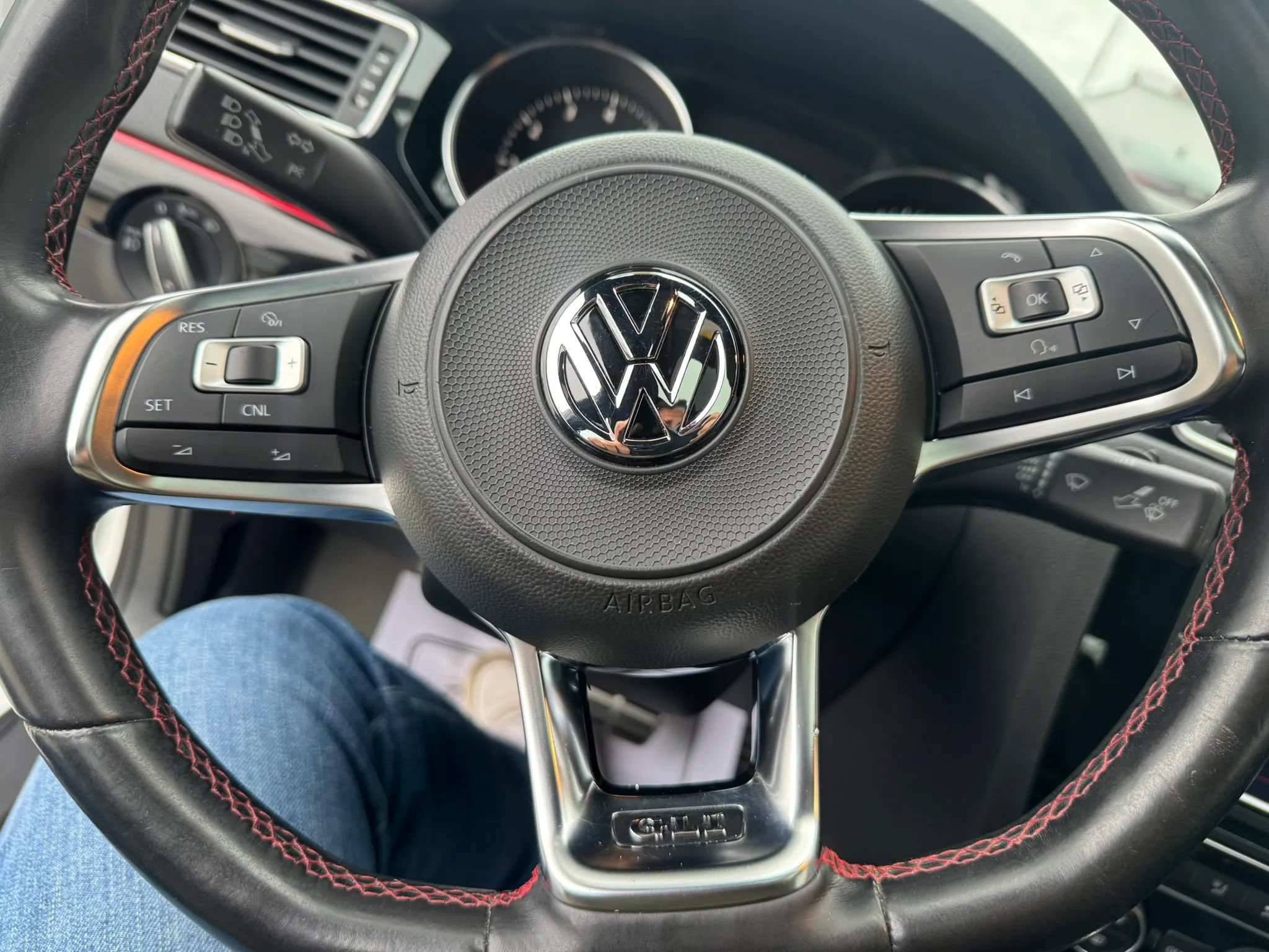 Used 2017 Volkswagen Jetta GLI FWD image 10