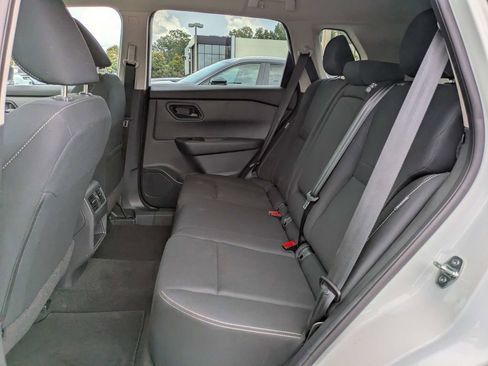 Used 2024 Nissan Rogue S FWD image 14