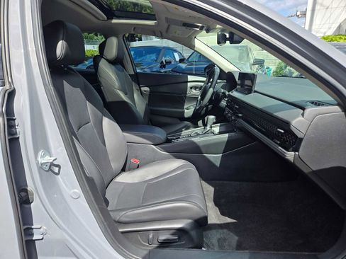 Used 2024 Honda Accord Touring image 11
