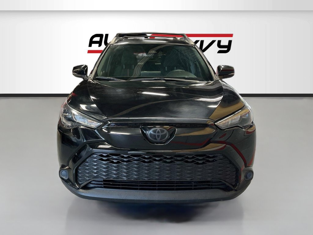 Used 2024 Toyota Corolla Cross AWD Hybrid w/ Moonroof Package image 2