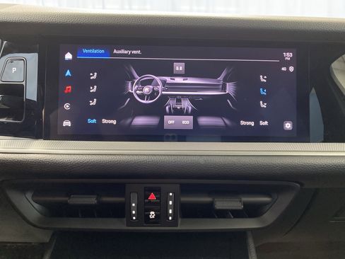 Used 2024 Porsche Cayenne image 19