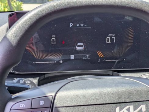 Used 2025 Kia K4 FWD image 19