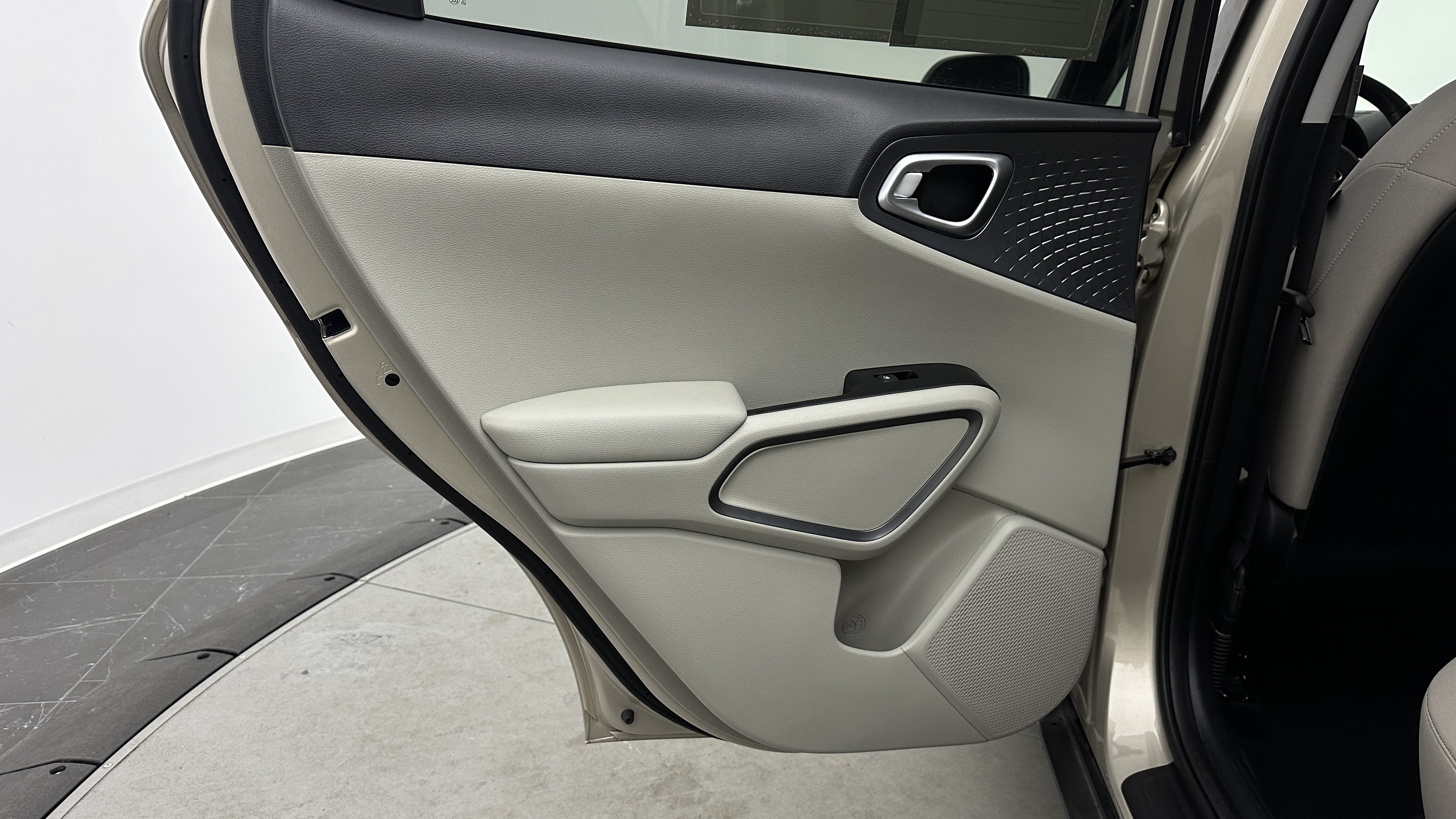 Used 2020 Kia Soul EX FWD image 29