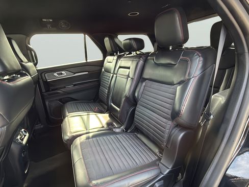 Used 2026 Ford Explorer ST-Line w/ ST-Line Street Pack AWD/4WD image 24