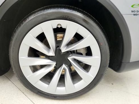 Used 2026 Tesla Model Y AWD image 74