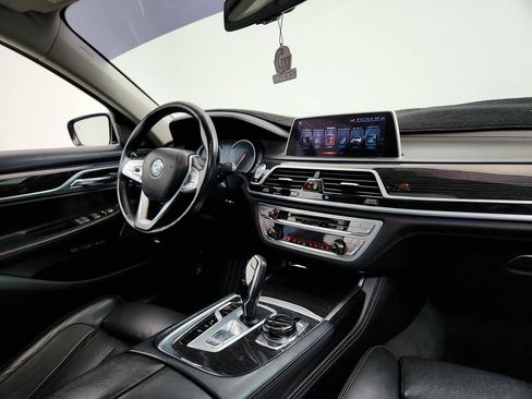 Used 2017 BMW 740i RWD image 27